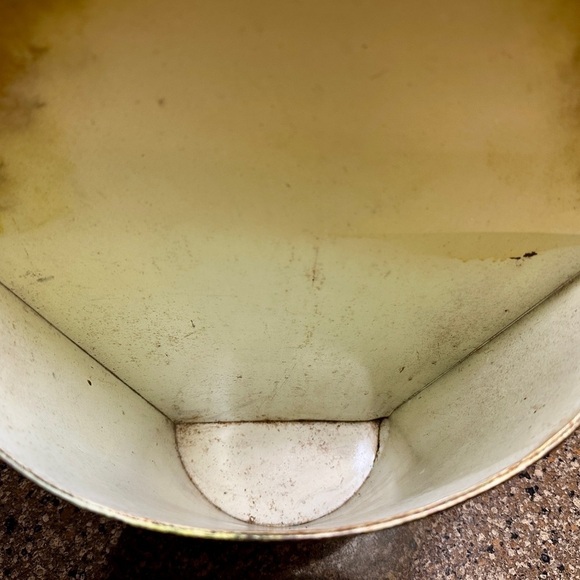 VINTAGE, LARGE METAL, HANGING WALL POCKET. HAND PAINTED - Picture 3 of 8